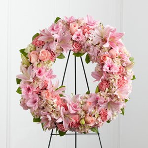 Assorted Pinks in a Wreath Easel
